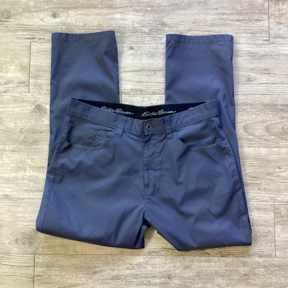 Eddie Bauer Men Dark Navy Blue Active Chinos Relaxed Signature Elastic Waistband - Picture 4 of 4